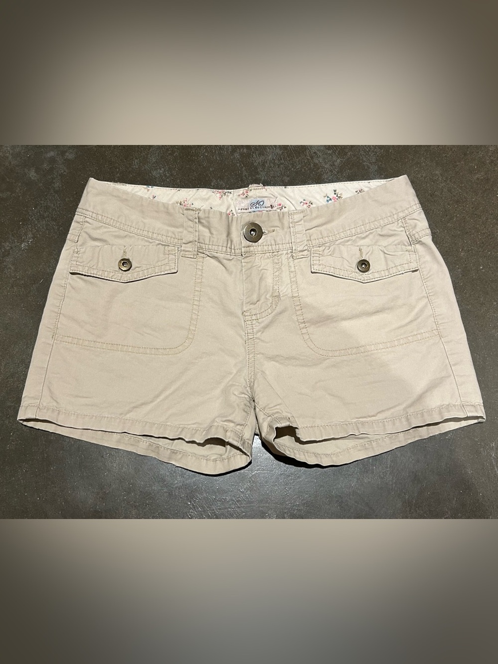 SO Tan Low-Rise Shorty Shorts - Women 5 (Vintage sizing)
